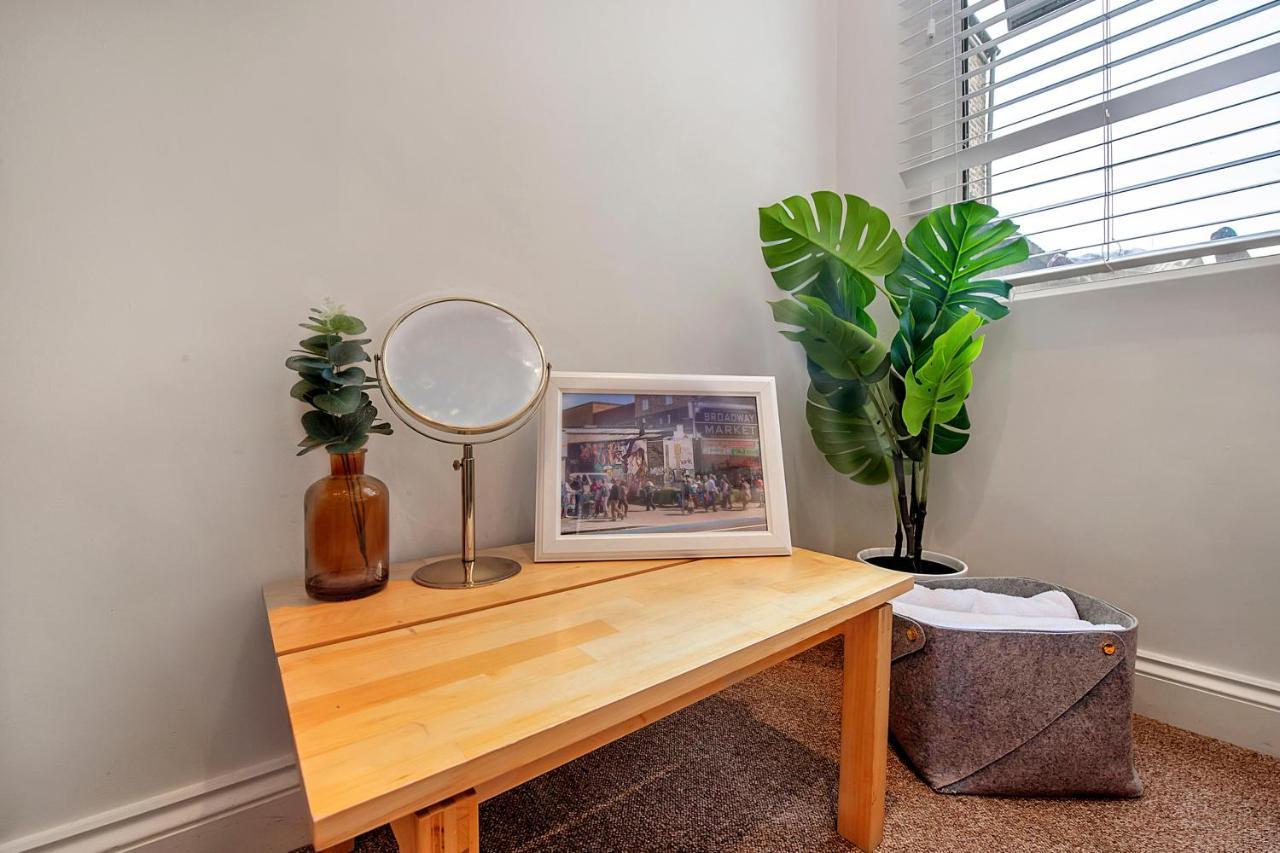 Finding My Palace Guest House In Tooting Mitcham Bagian luar foto