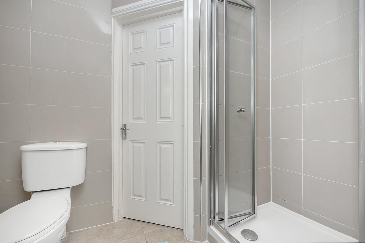 Finding My Palace Guest House In Tooting Mitcham Bagian luar foto