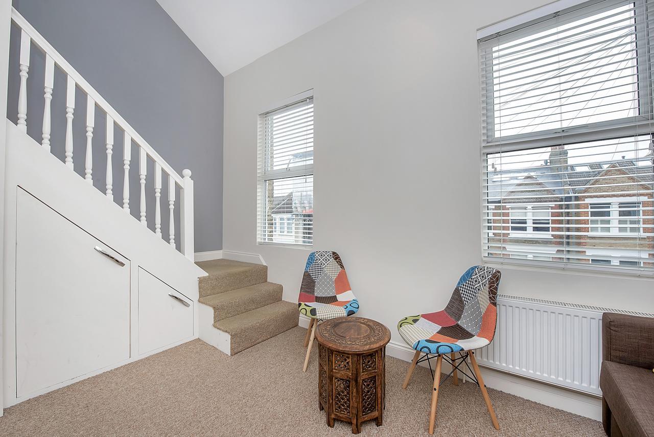 Finding My Palace Guest House In Tooting Mitcham Bagian luar foto