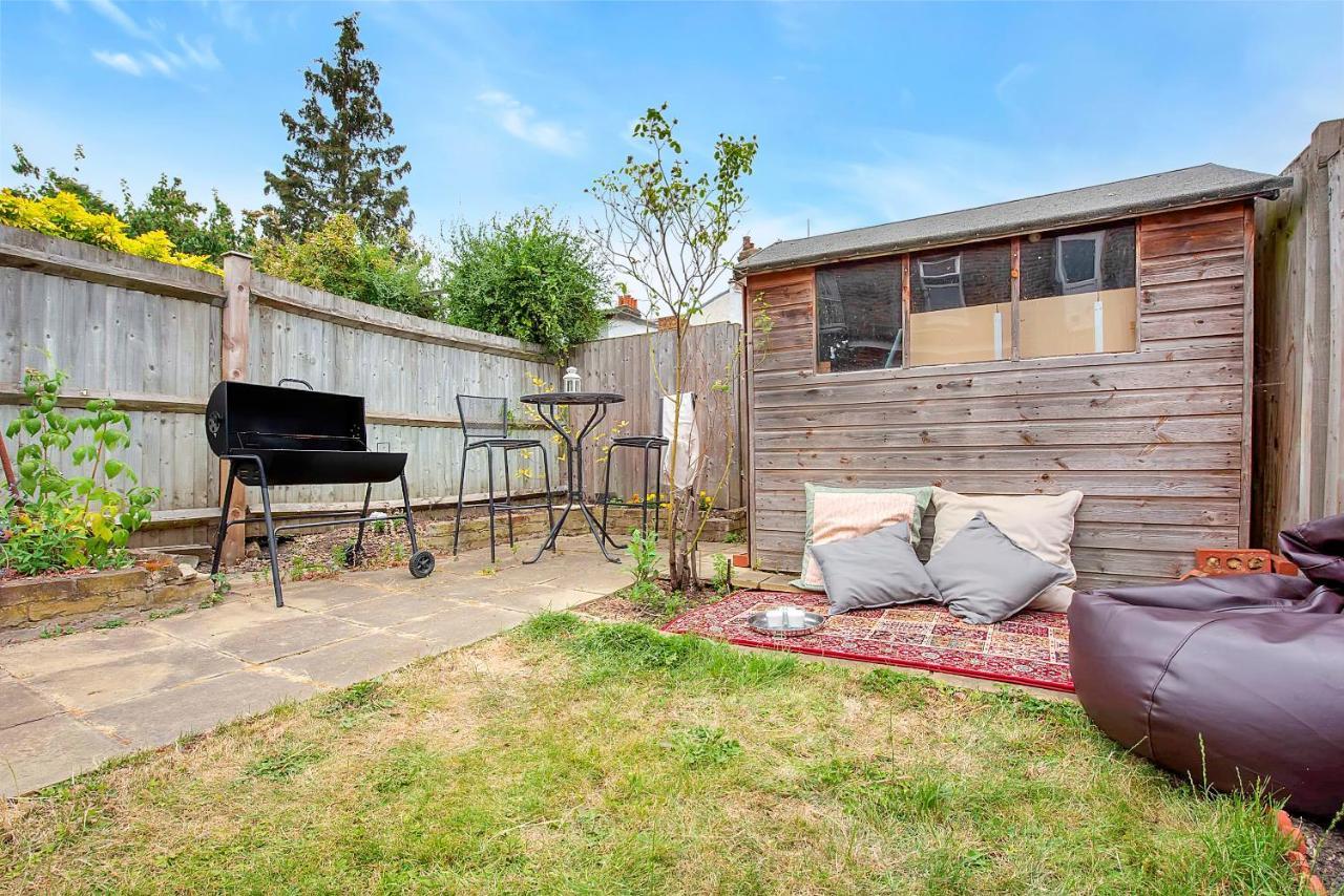 Finding My Palace Guest House In Tooting Mitcham Bagian luar foto