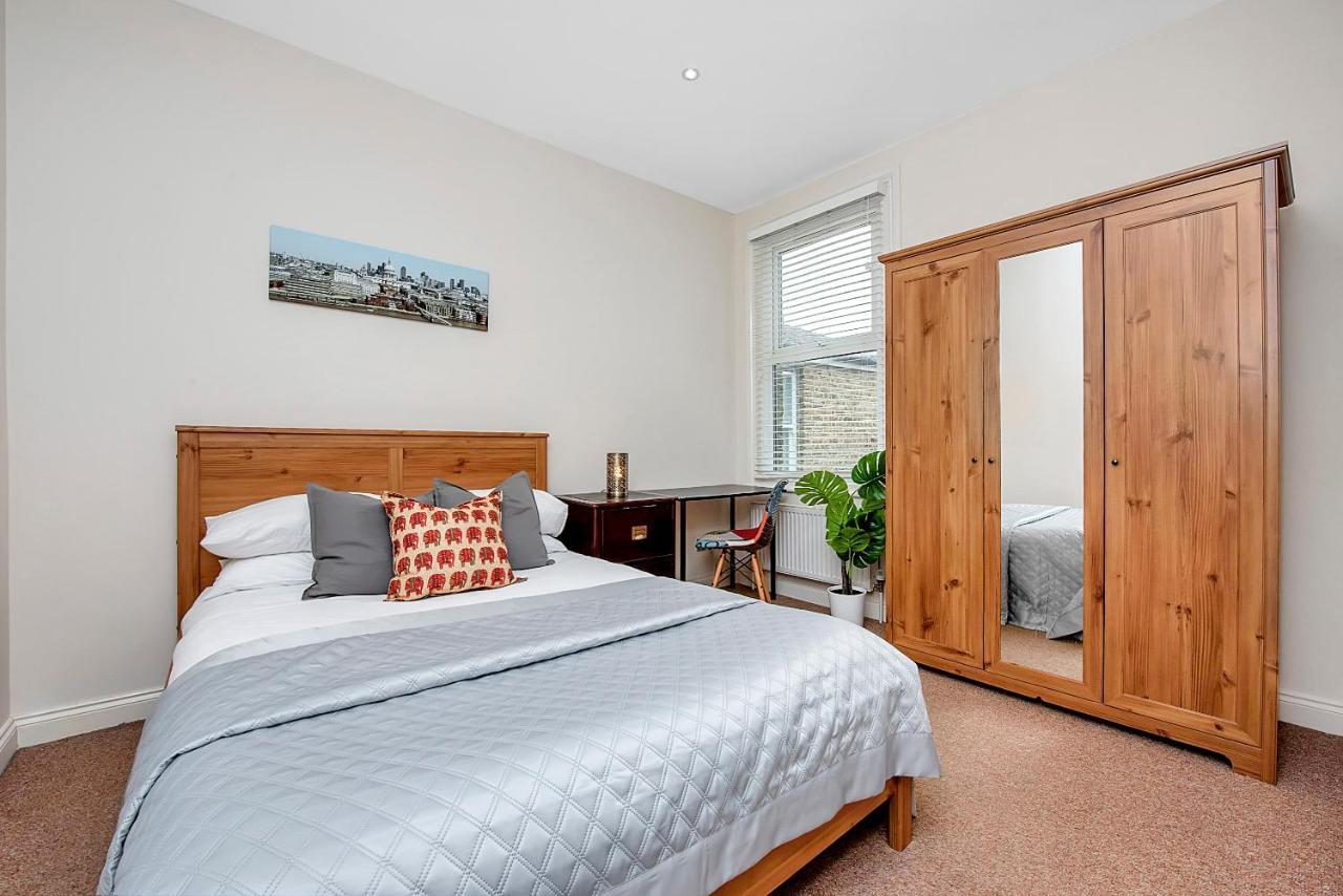 Finding My Palace Guest House In Tooting Mitcham Bagian luar foto