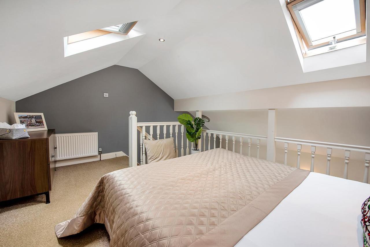 Finding My Palace Guest House In Tooting Mitcham Bagian luar foto